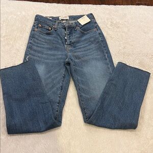 NWT size 4 Mid Rise 80s Slim Universal Thread Jeans